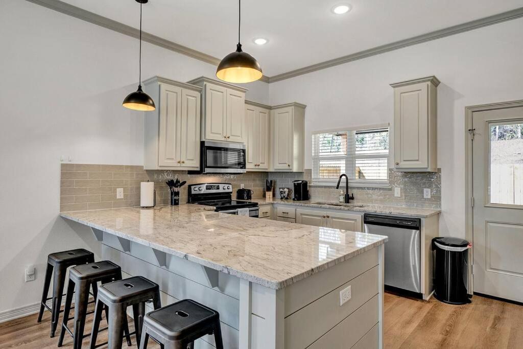 Villa Alamo Luxury Living Up To 11 Tyler Exterior foto